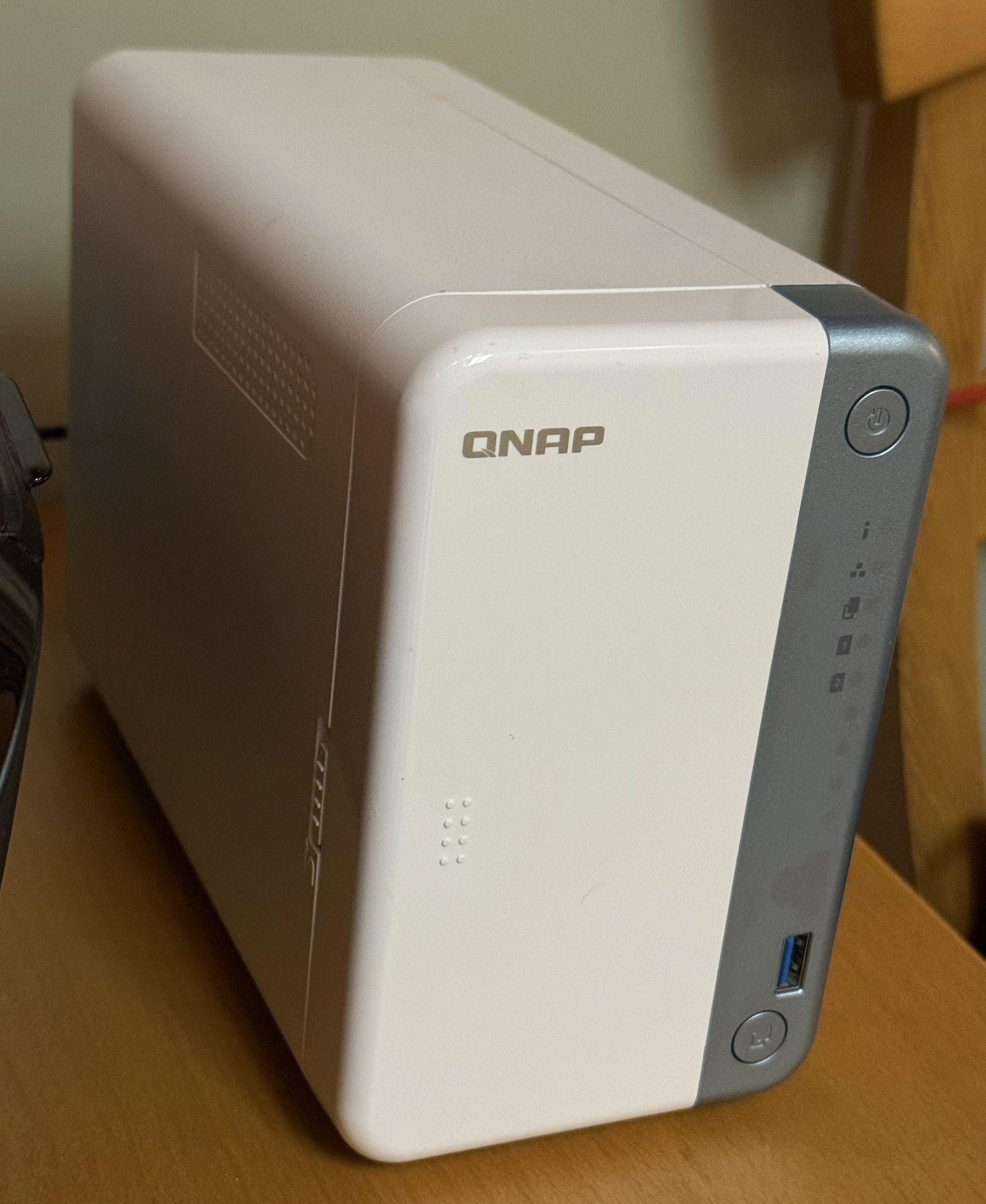 QNAP TS-251D NAS - Mint, Free Remote, RAM upgrade