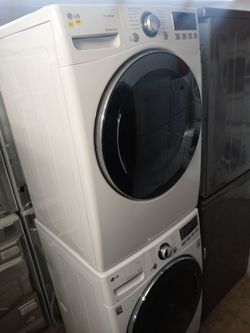 LG stackable front load washer and dryer set - Free delivery