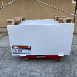 New Crescent jobox transfer tanks new 100 gallons 45” long x 2 ft top x 23” wide asking $700 