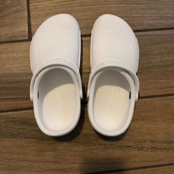 Croc clogs women’s size 6