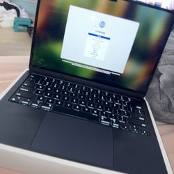 13-inch MacBook Air with Apple M3 chip