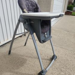 Graco Baby High Chair w/ Trap - Adjustable - Gray