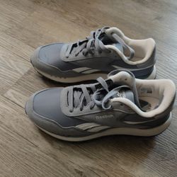 Reebok Sneakers (Size: 8.5) For Sale 