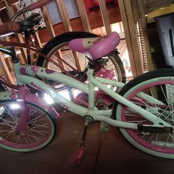 Hello Kitty Bicycle 