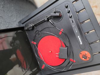 Numark Turntable
