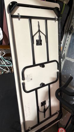 Folding table 6ft.