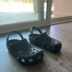 Black Crocs