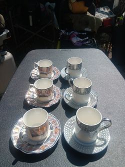 !! 6 Tea Cups And Saucers