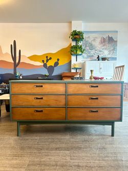 Wood Dresser / 6 Drawers / Two Tone Green / Vintage!