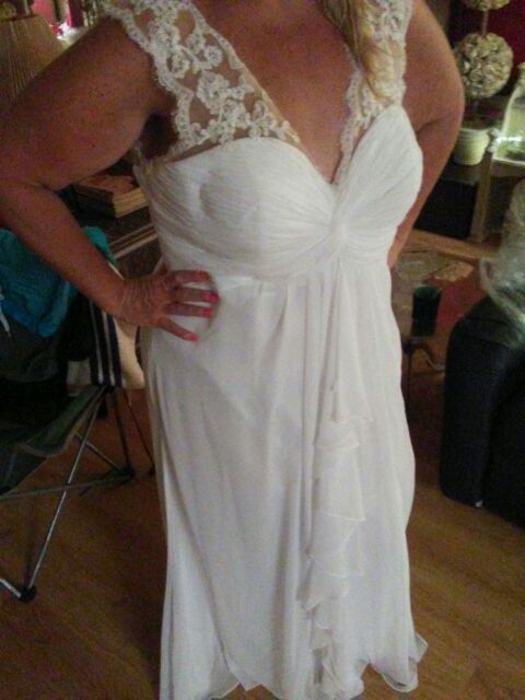 Beautiful white dress brand new xl