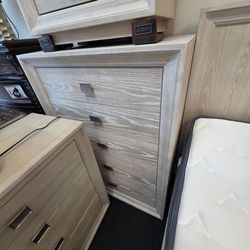 Solid Wood 5 drawer chest