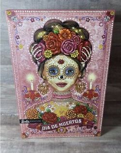 BRAND NEW IN BOX Barbie 2020 signature collection Dia De Muertos Dol