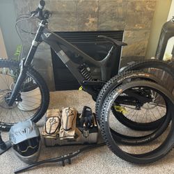2021 YT Tues Downhill Bike (XL Frame)
