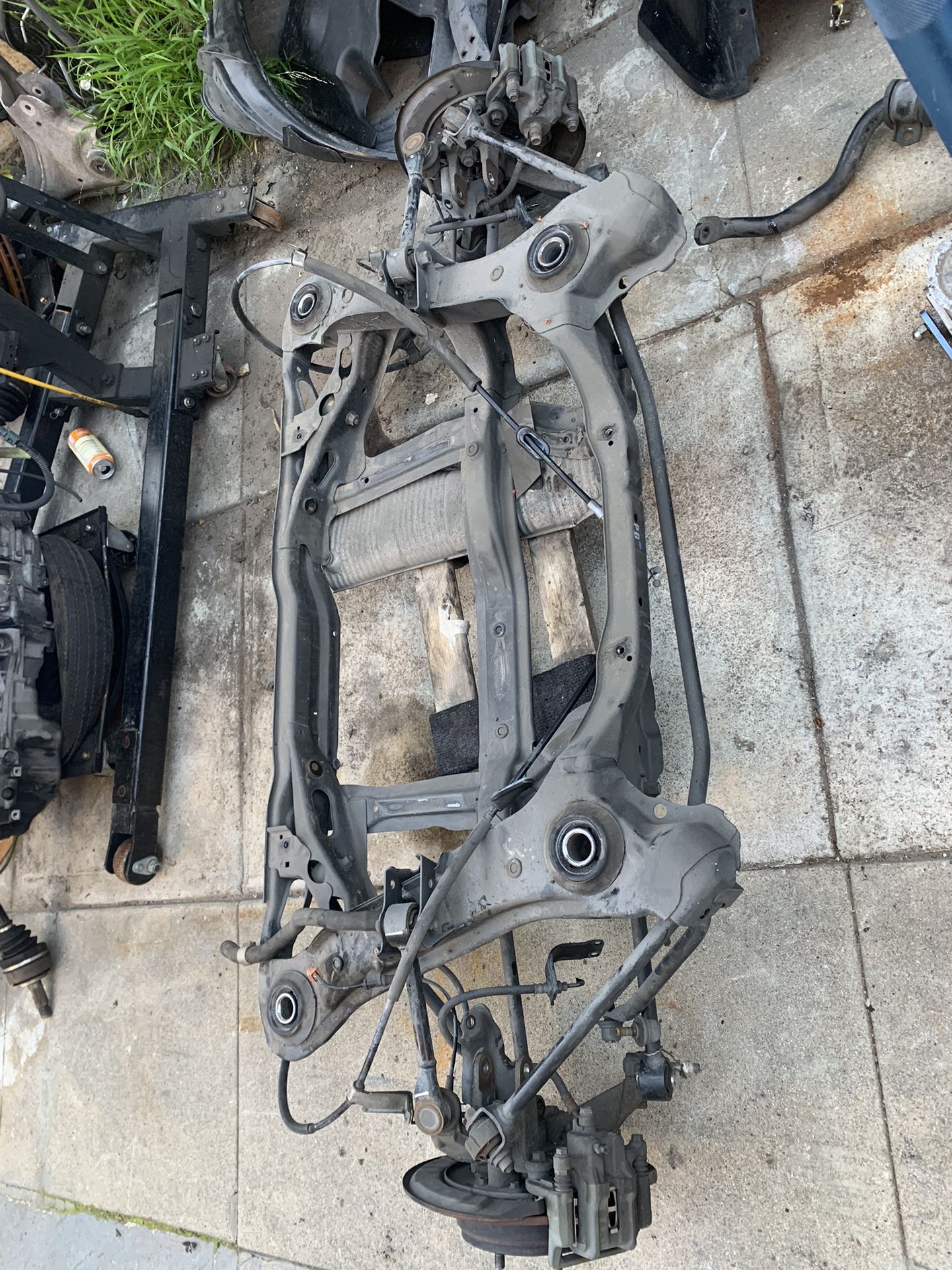 Acura Tl Rear Subframe Complete W/brakes No Bends