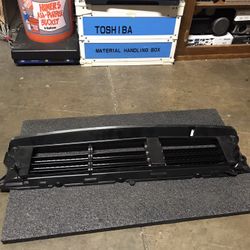 Active Grill for 2018 Honda CR-V Excellent Condition OEM
