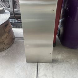 Subzero Pro 48 Freezer Door Has A Ding In It(its A Door Only