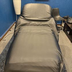  Massage Table  Stationary