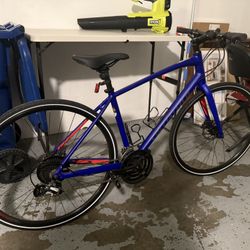 Specialized Sirrus Mens Road / Street Bicycle - Integrated Reflectivity - Excellent Conditiont