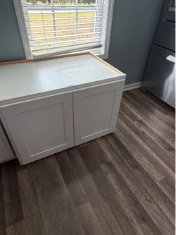 Kitchen cabinet