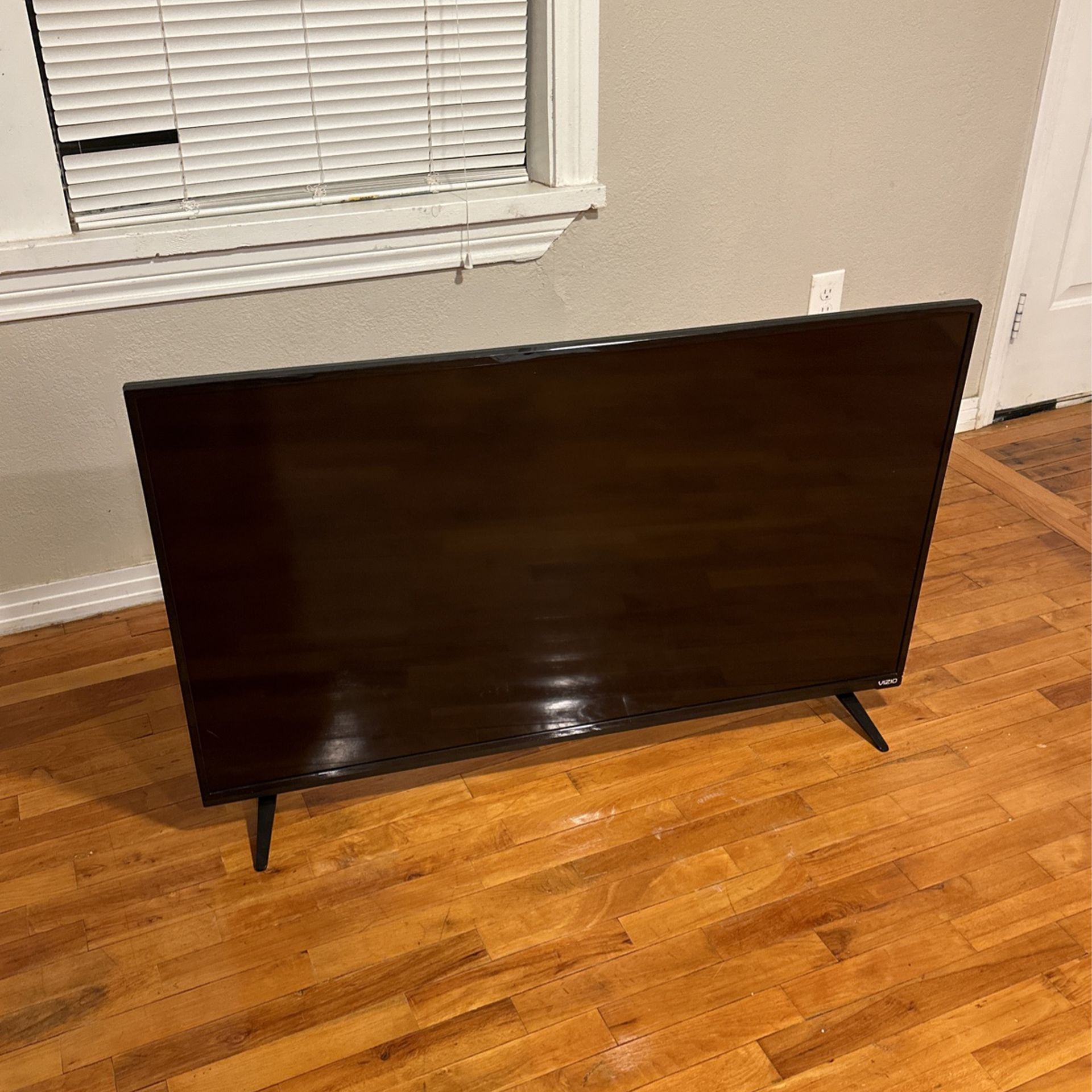 Vizio 50 inch TV- Model: D48-D0