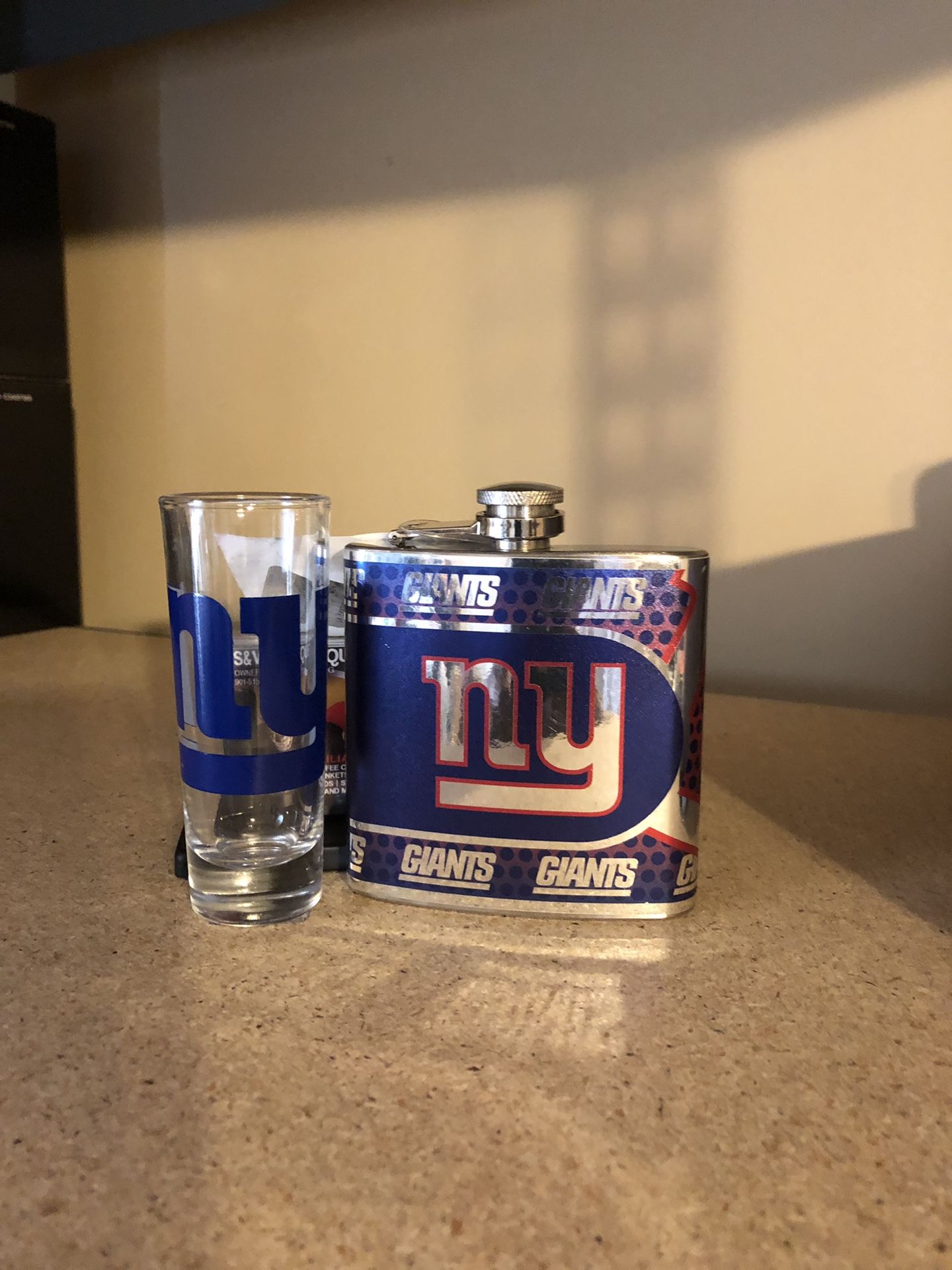 New York Giants 6 oz stainless steel flask and shot glass
