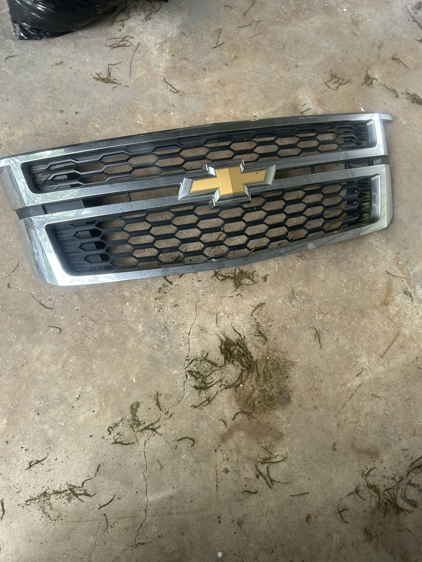 Stock Chevy grill Tahoe