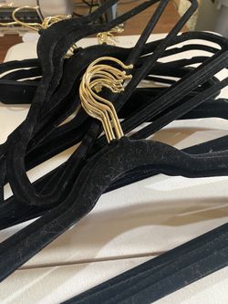 100 Pieces Velvet Black Hangers