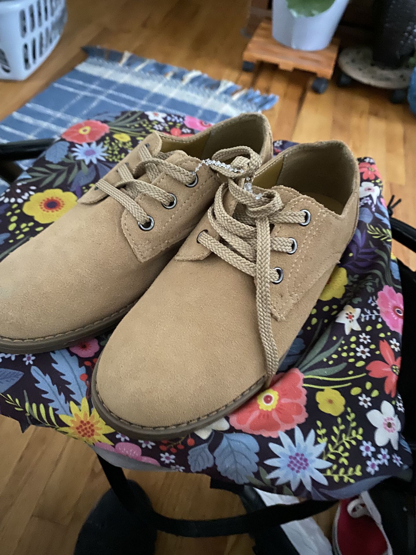 Boys Old Navy Dress Shoes Tan Suede Size 1