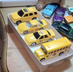 Yellow Diecast lot School Bus Taxi Monte Carlo Ford Escape Crown Victoria (4)