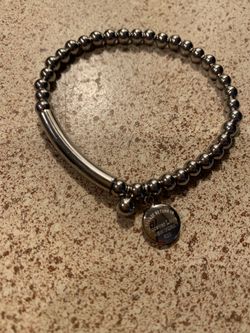 Beaded Bracelet In Silver And Gold. 