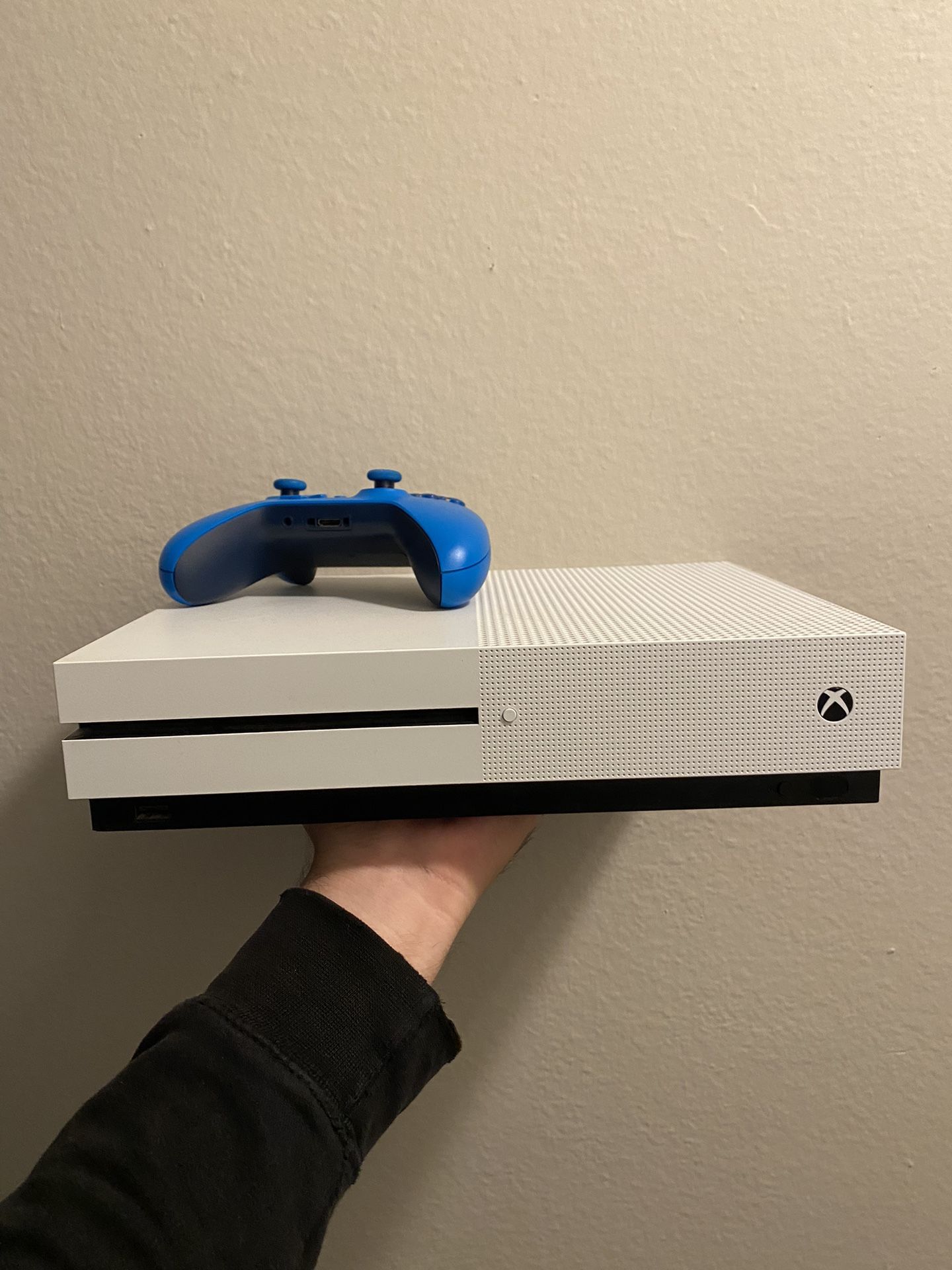 White Xbox One 