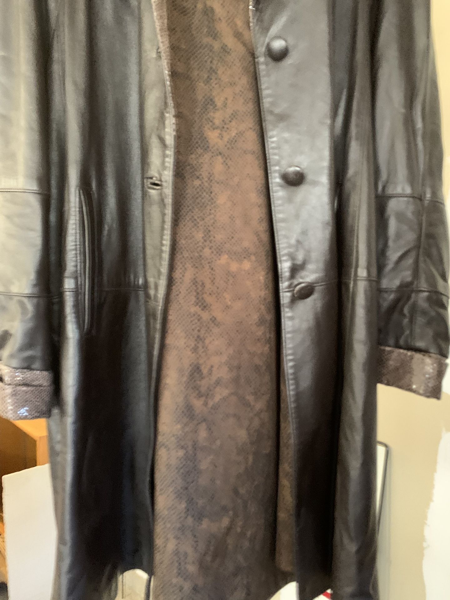 BRAND NEW Ladies MEDIUM SIZE LEATHER JACKET DERO BY ROCCO D AMEILO NEW YORK $125.00