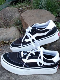 Woman old school vans size 5