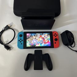 Nintendo Switch w/ Mario Kart game