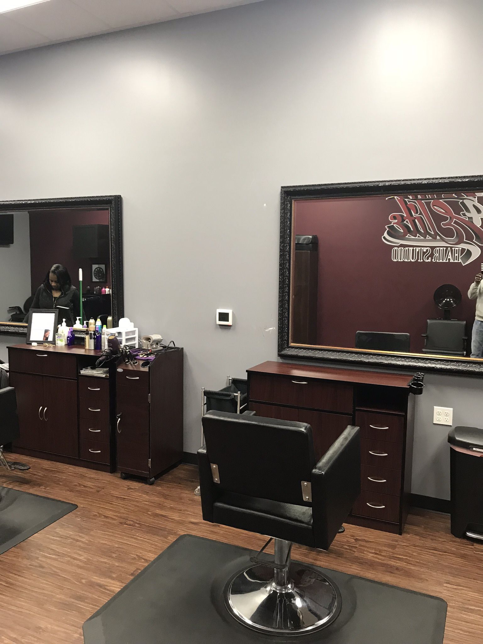 Salon Mirrors Or Wall Mirrors