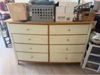 8 drawer wood dresser