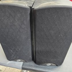 Pair Of Klipsch Bookshelf Speakers 