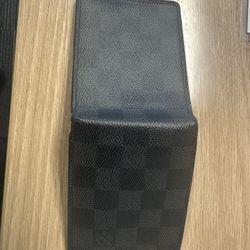 Louis Vuitton Men’s Damier Wallet  