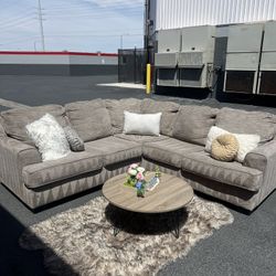 Gray Sectional Couch Sofa 🌟 Free Delivery! 🚚💨