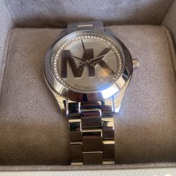 Michael Kors (NEW!!!)