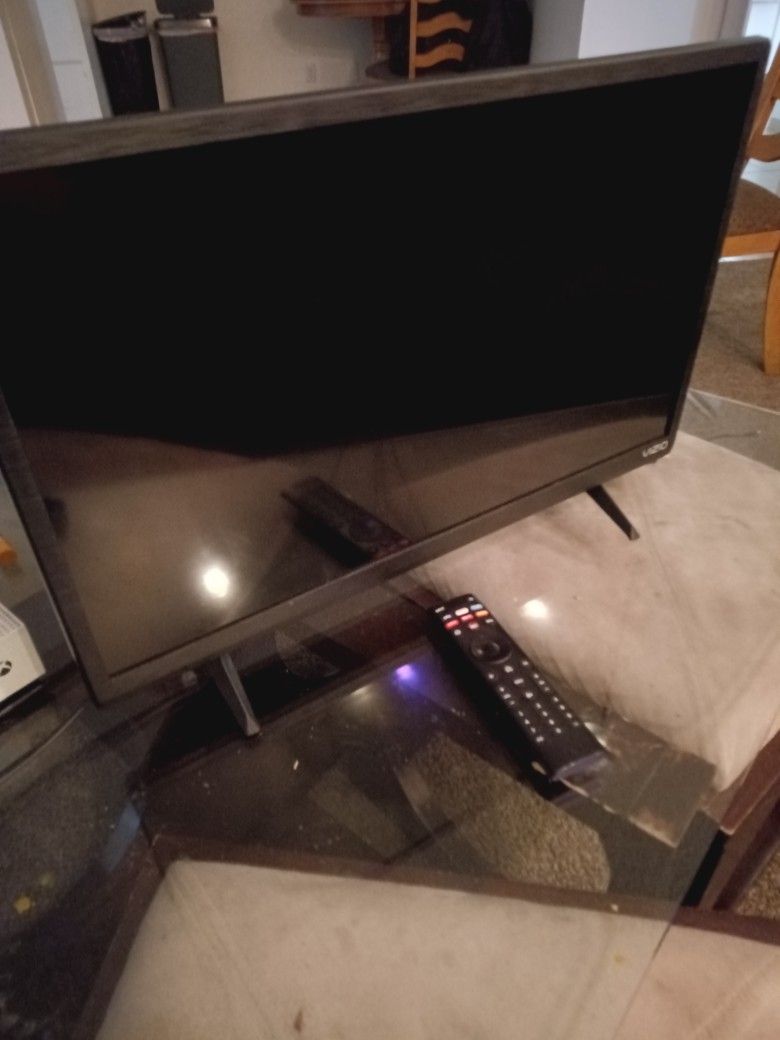 Vizio 24inchs Smart TV