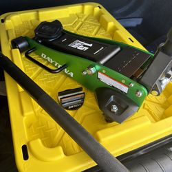 Brand New Daytona Floor Jack + Magnetic Daytona Pinch Weld Adapter + Hydraulic Fluid