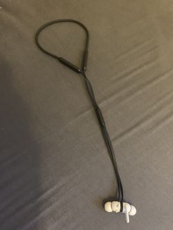 Beats wireless headphones .