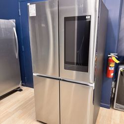 New Samsung - 29 cu. ft. 4-Door Flex Smart Refrigerator with Family Hub - Stainless Steel
