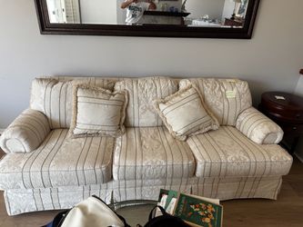 Flexsteel Cream Damask Fabric Three-Seat Sofa