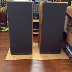 Klipsch KG 5.2 speakers