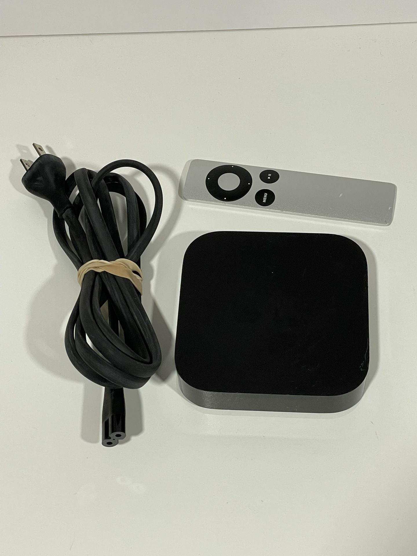 Apple TV (3rd Gen) A1469 Media Streamer w/Remote