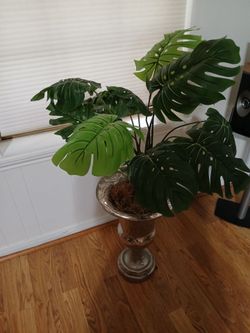 Large Metal Plant Vase/Holder