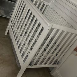 Baby Crib Brand New !!! And Baby Side Bed