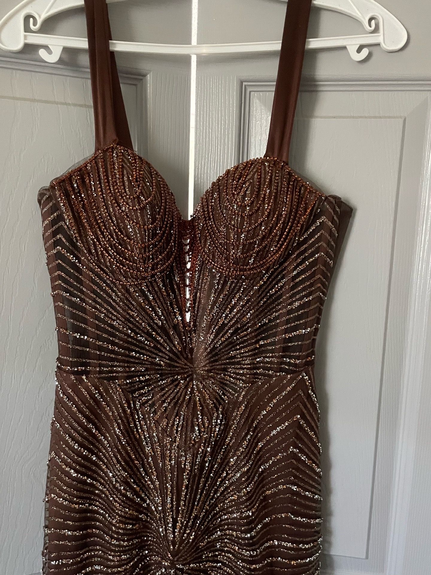 Se vende vestido de noche solo se usó una vez, con recibo, talla S-6